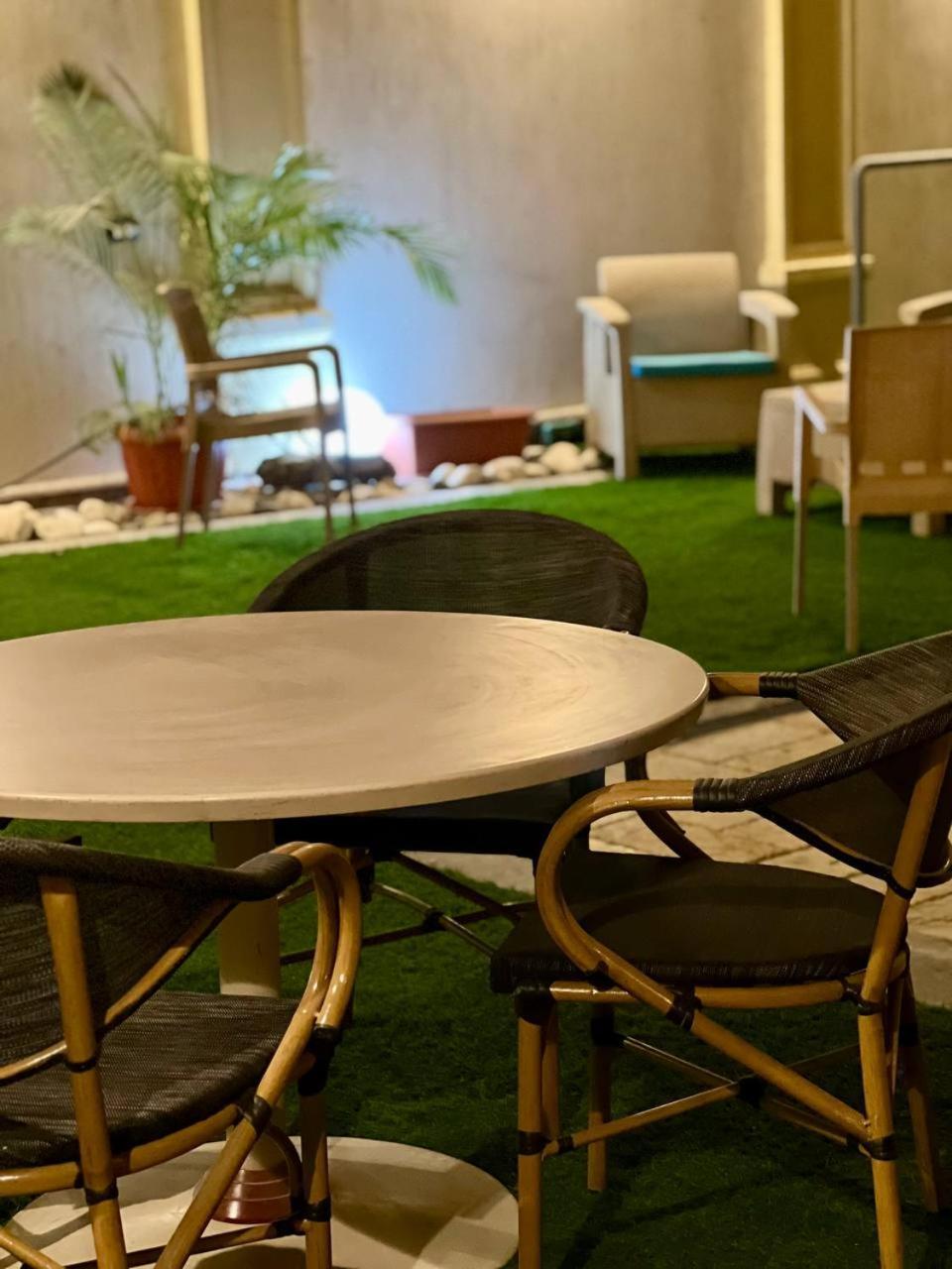 Paradise Studios Sheikh Zayed City Exteriör bild